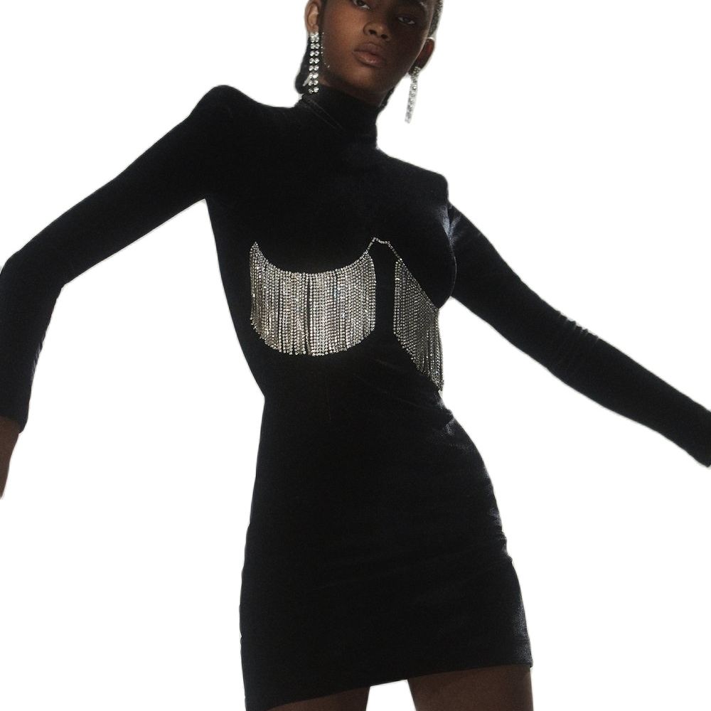 Robe Noire Impériale à Franges Argentées – Reine de l’Hiver