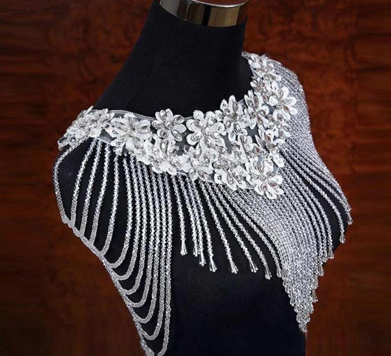 Épaulière de Cristal – Parure de Givre