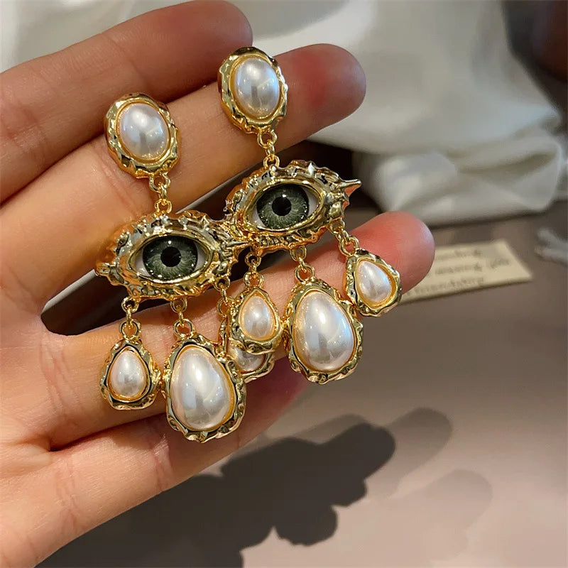 Le Regard des Ombres — Boucles d’Oreilles Œil & Perles