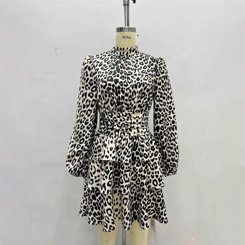 Robe Fauve des Ombres – Léopard Élégant