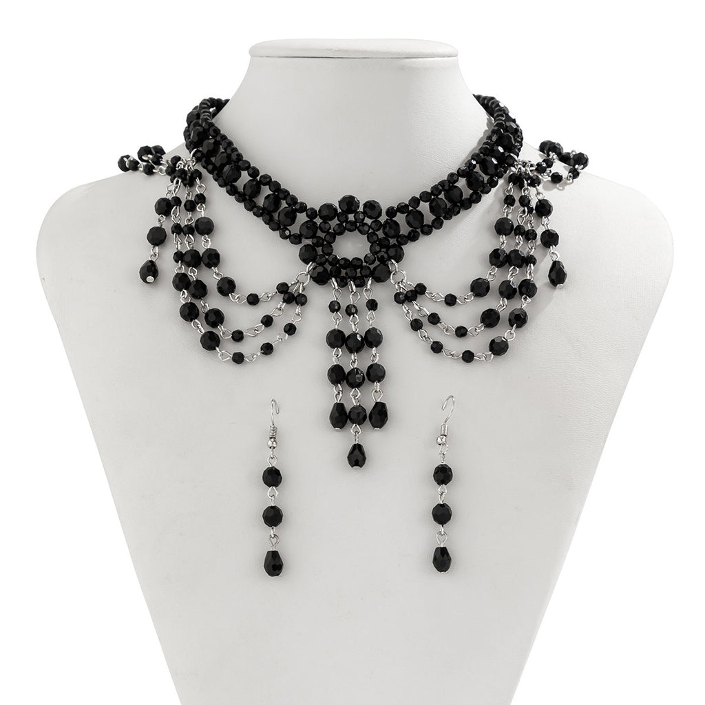 Le Collier des Ombres – Ras-de-cou gothique à perles noires