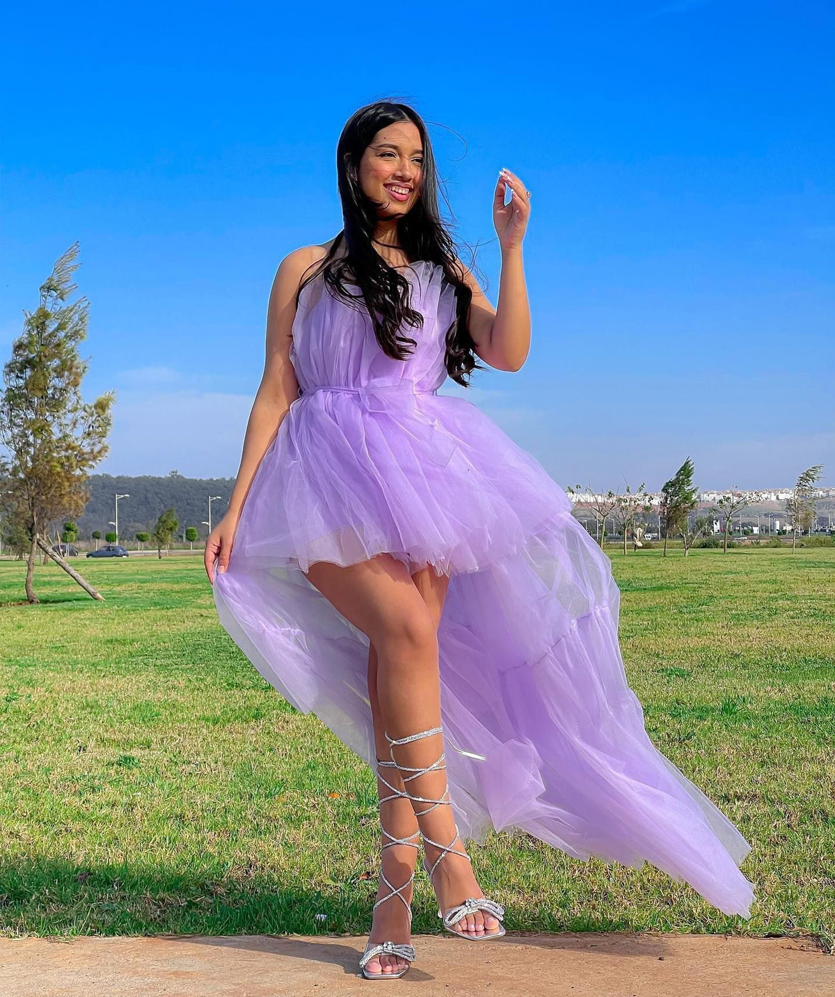 Robe Papillon en Tulle – Bustier & Traîne Asymétrique