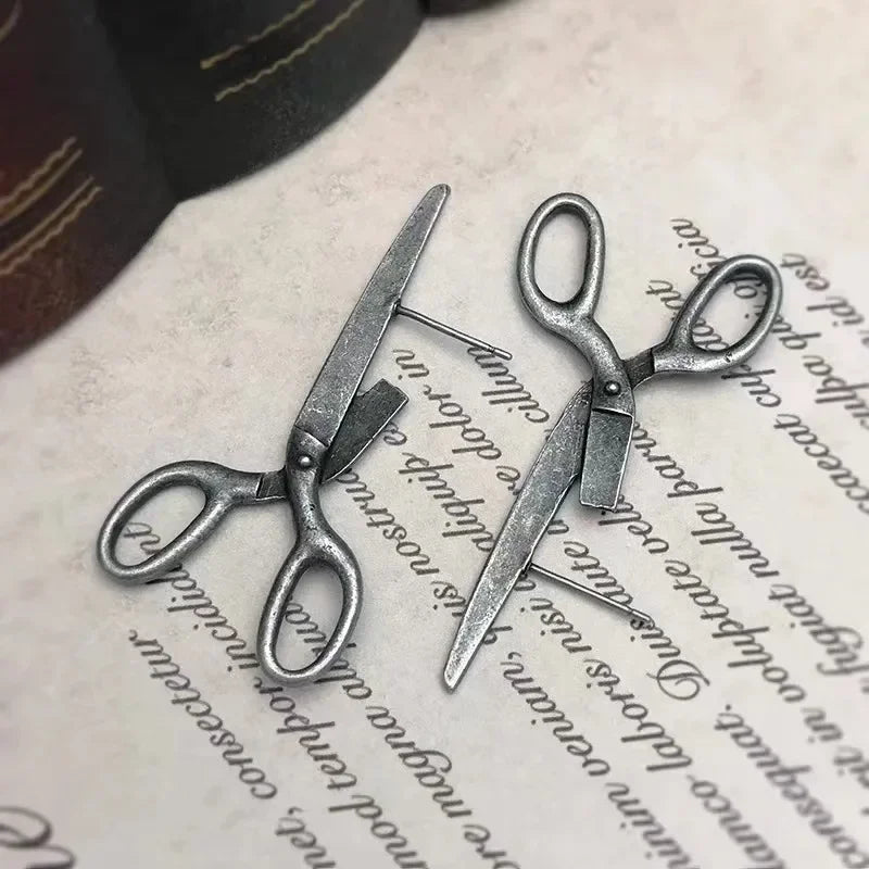 Les Ciseaux de Minuit — Boucles d’Oreilles Gothiques