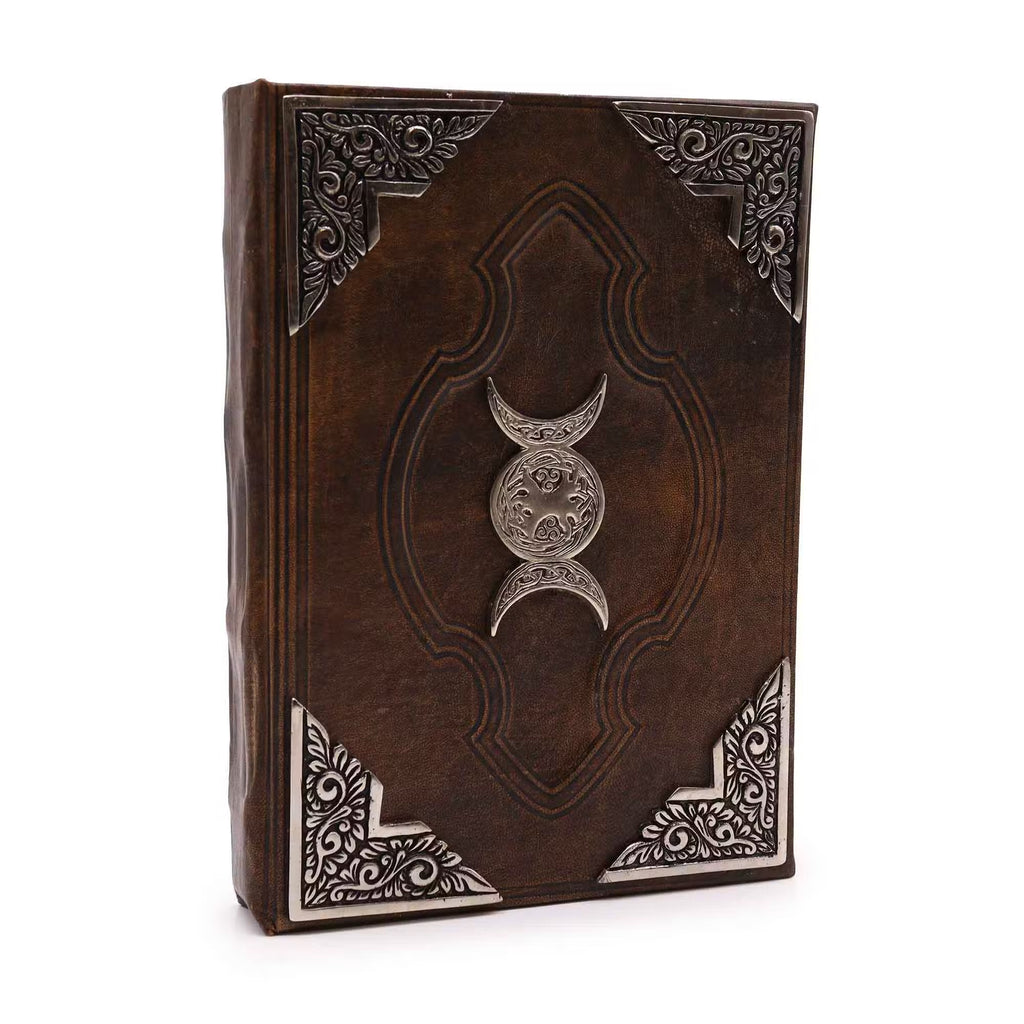 Le Grimoire de la Triple Lune