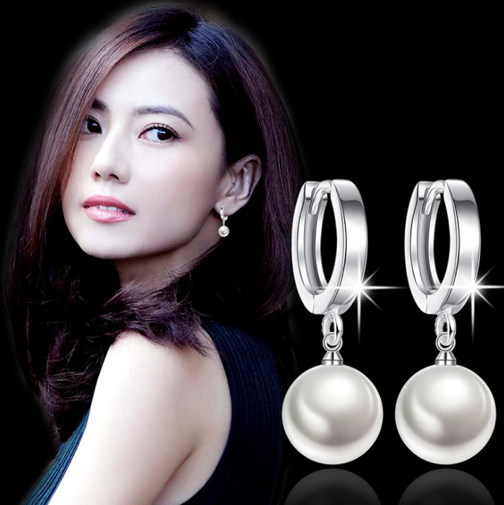 Boucles d’Oreilles Perles Blanches – Plaqué Platine