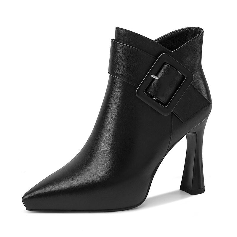 Bottines à talons “Nocturne Fatale” – boucle gothique et bout pointu