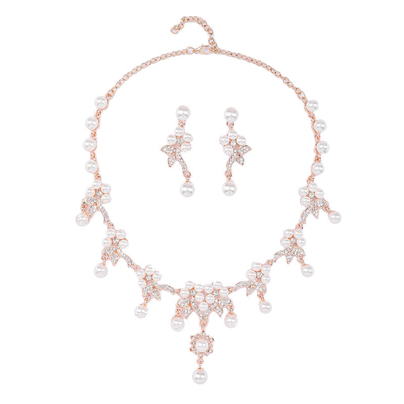 👑 Parure « Éclats de Lune » – Collier & Boucles d’Oreilles Perlés