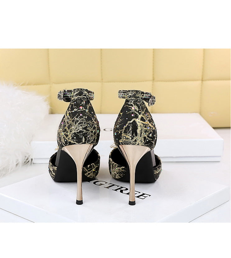 Escarpins Reine de Givre – Dentelle, Perles & Strass
