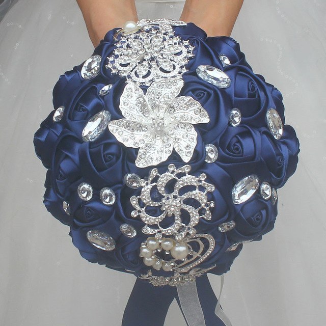 Bouquet de Mariée Éternel – Roses, Cristaux & Strass