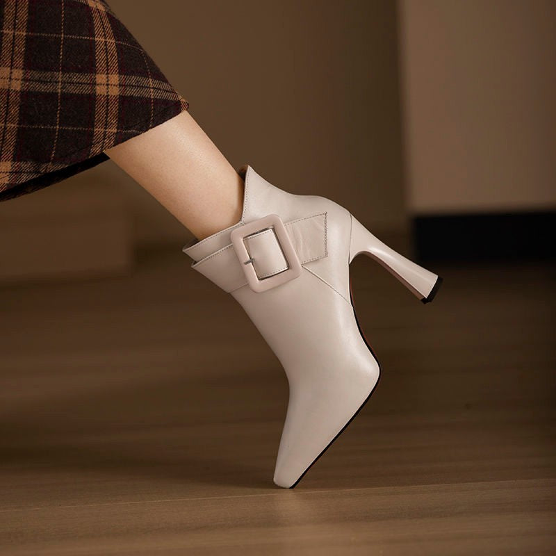 Bottines à talons “Nocturne Fatale” – boucle gothique et bout pointu