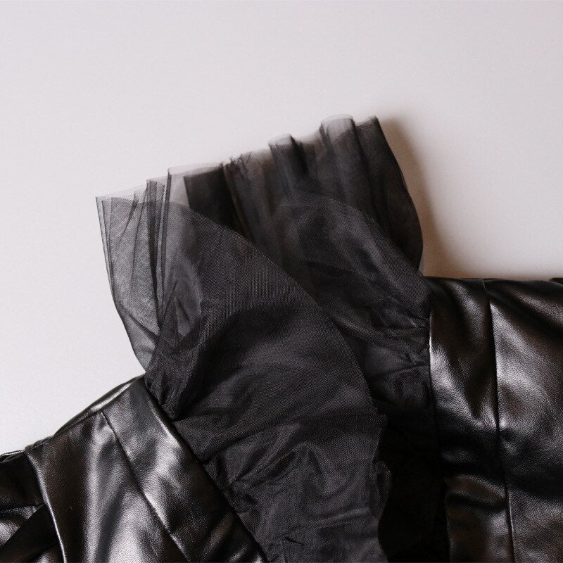 Veste Victorienne Noire en Similicuir – Manches Bouffantes & Nœud