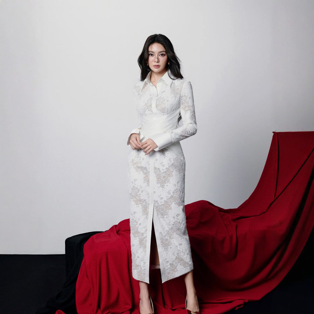 Robe longue blanche brodée – Élégance spectrale