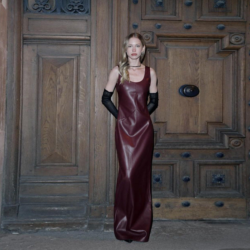 Robe longue Nocturne – effet cuir noir & bordeaux