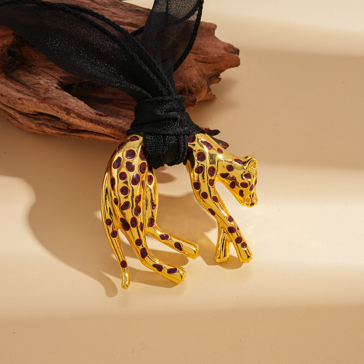 Le Fauve du Chapiteau — Collier Léopard Doré