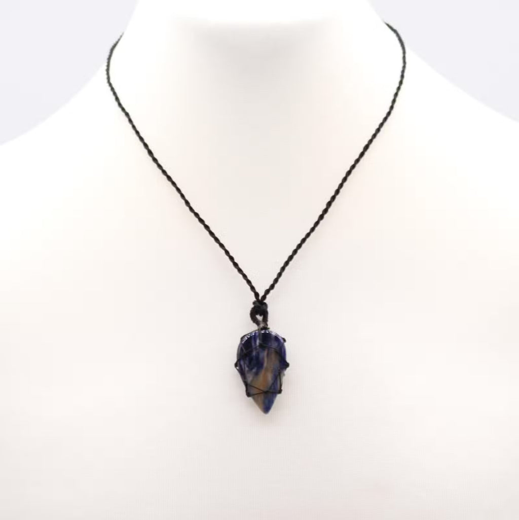 La Larme des Profondeurs — Pendentif Sodalite