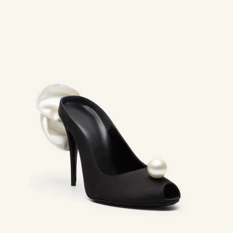 Escarpins Noces d’Hiver – Fleur Noire & Perle