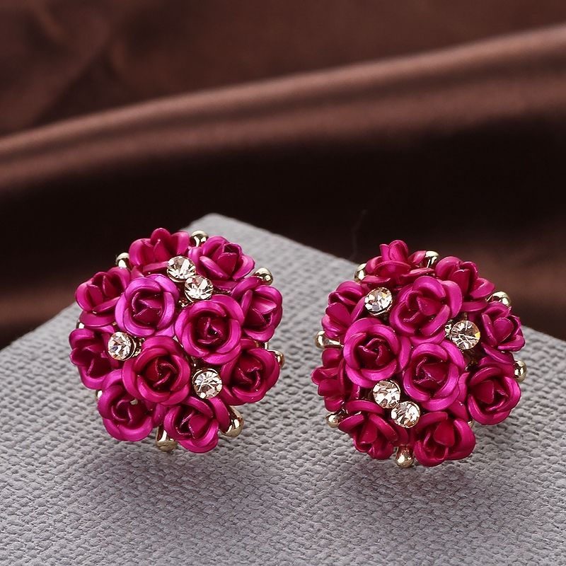 🌹 Boucles d’Oreilles Bouquet de Roses Cristallines – Éclat Baroque