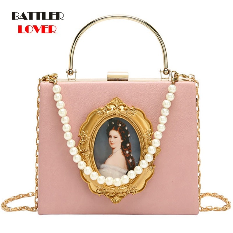 Minaudière Camée Héritage – Perles & Portrait Baroque