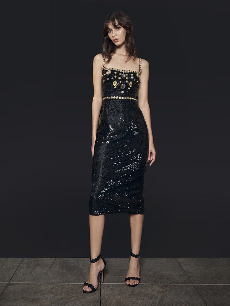 Robe de soirée noire à sequins & ornements dorés – Élégance nocturne