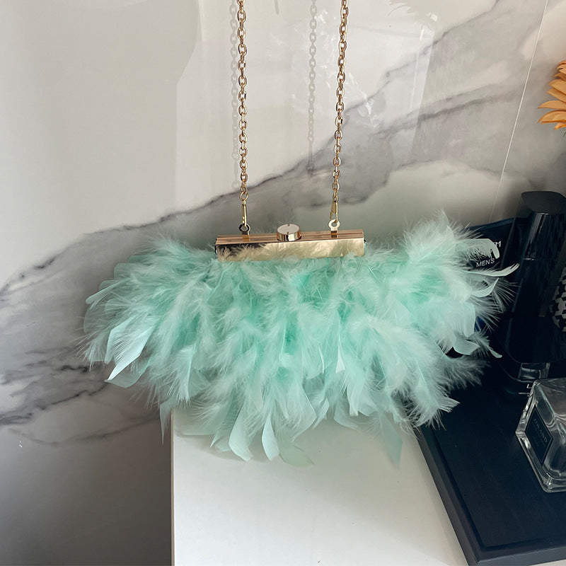 Sac à Plumes Nocturne – Pochette Chaîne Dorée