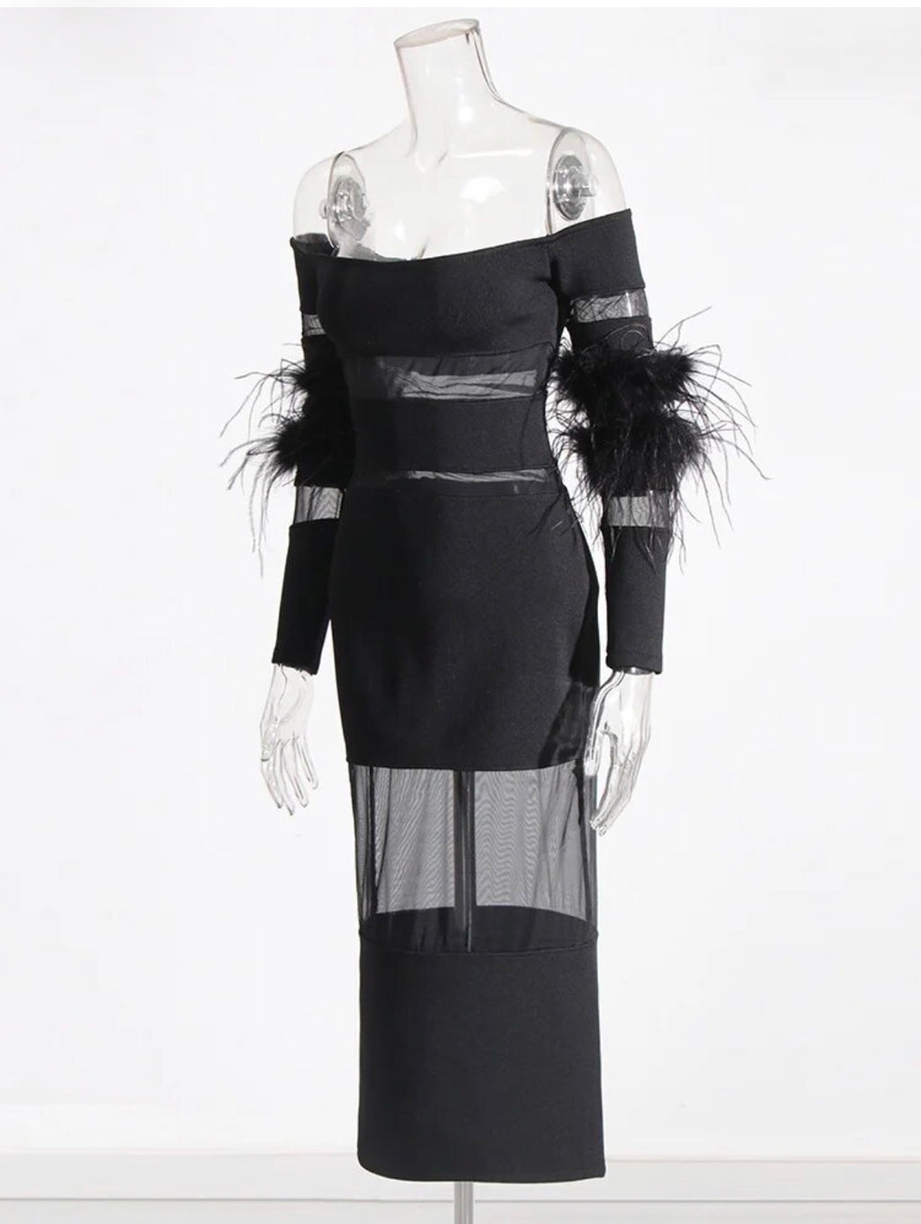 Robe Plumes de Minuit – Boudoir des Ombres