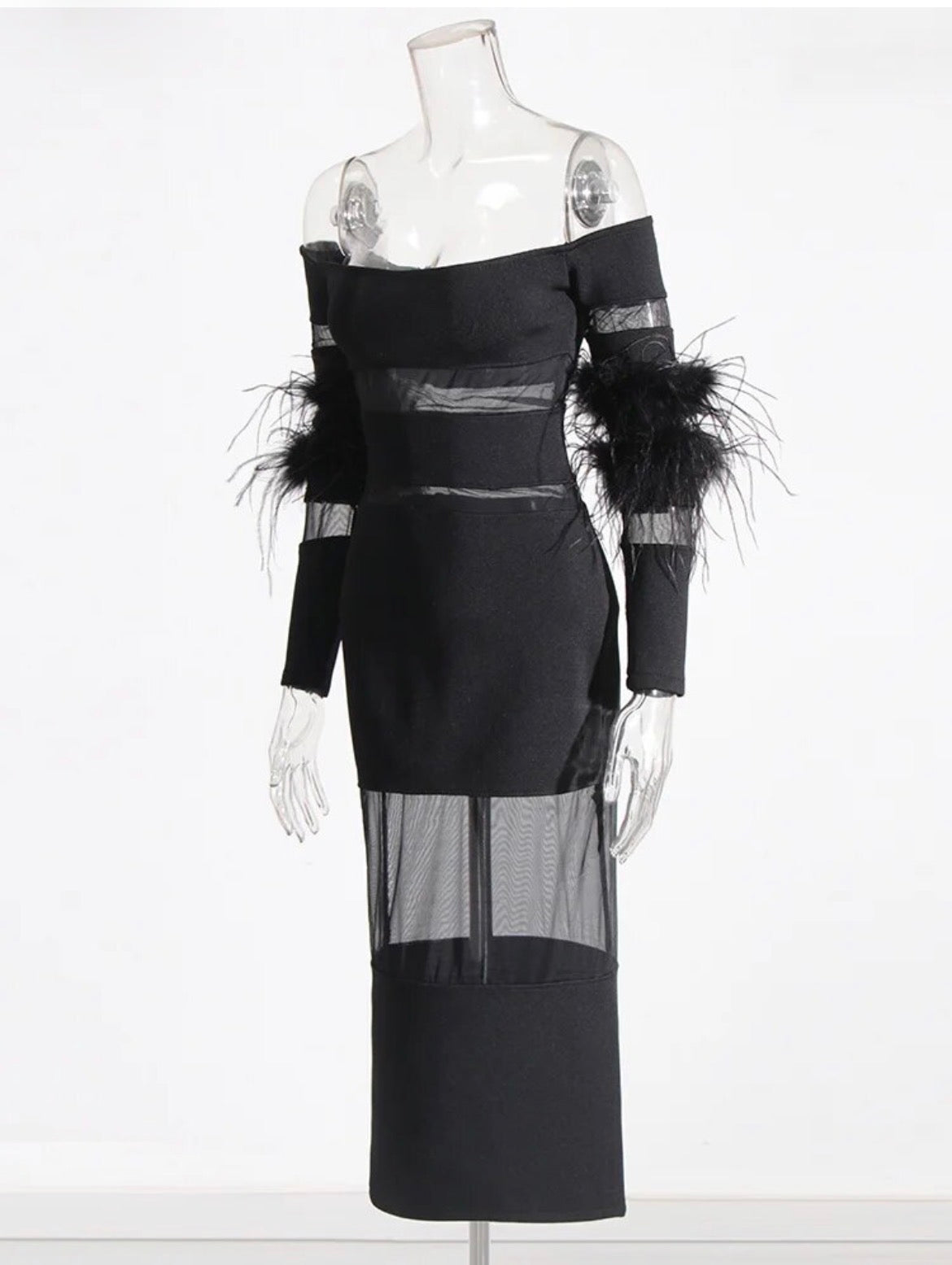 Robe Plumes de Minuit – Boudoir des Ombres