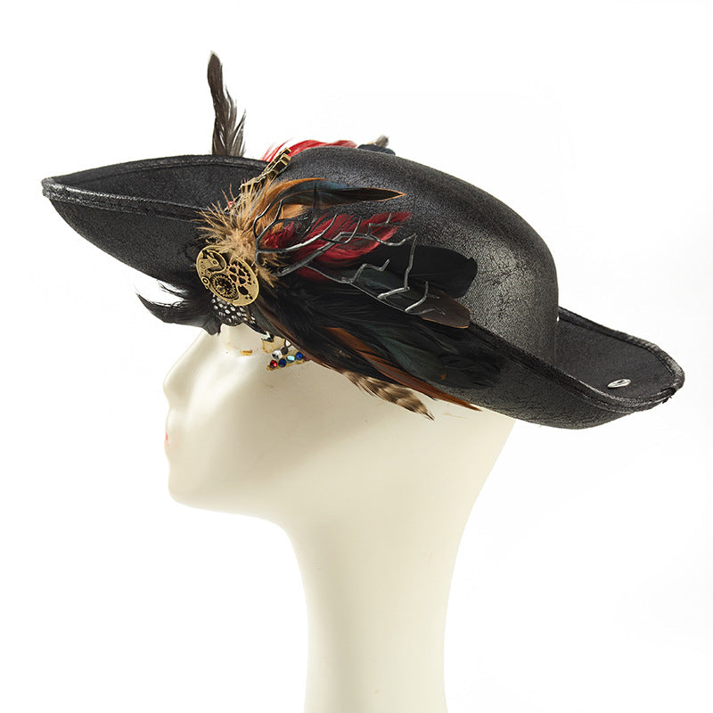 Chapeau Pirate des Abysses – Cuir Sombre, Plumes & Engrenages
