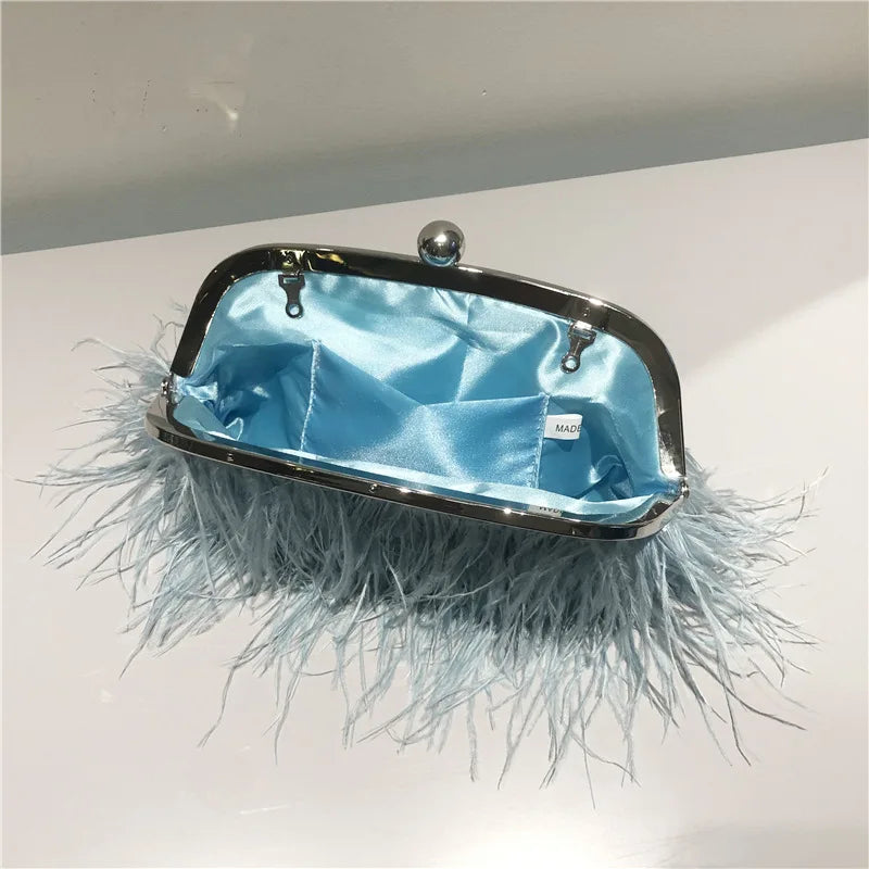 Sac de Soirée Plumes & Perles – Éclat d’Hiver