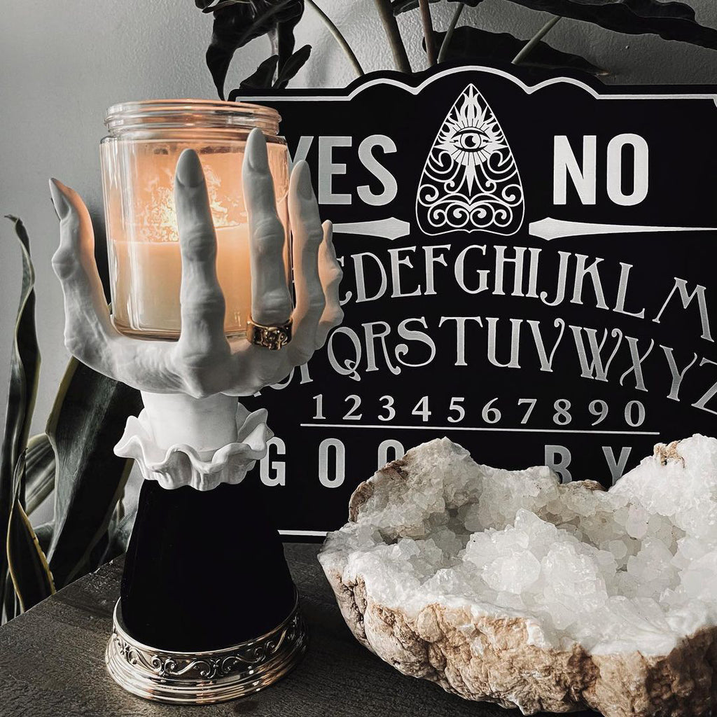 La Main de Salem — Bougeoir Squelettique Occulte