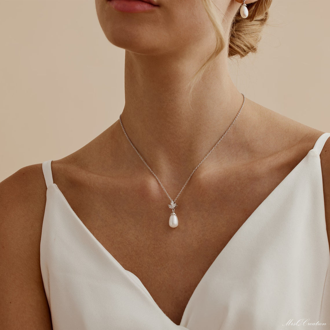 Collier Perles de Minuit – Éclat Zircon