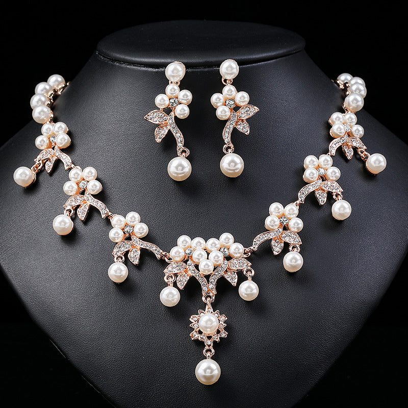 👑 Parure « Éclats de Lune » – Collier & Boucles d’Oreilles Perlés