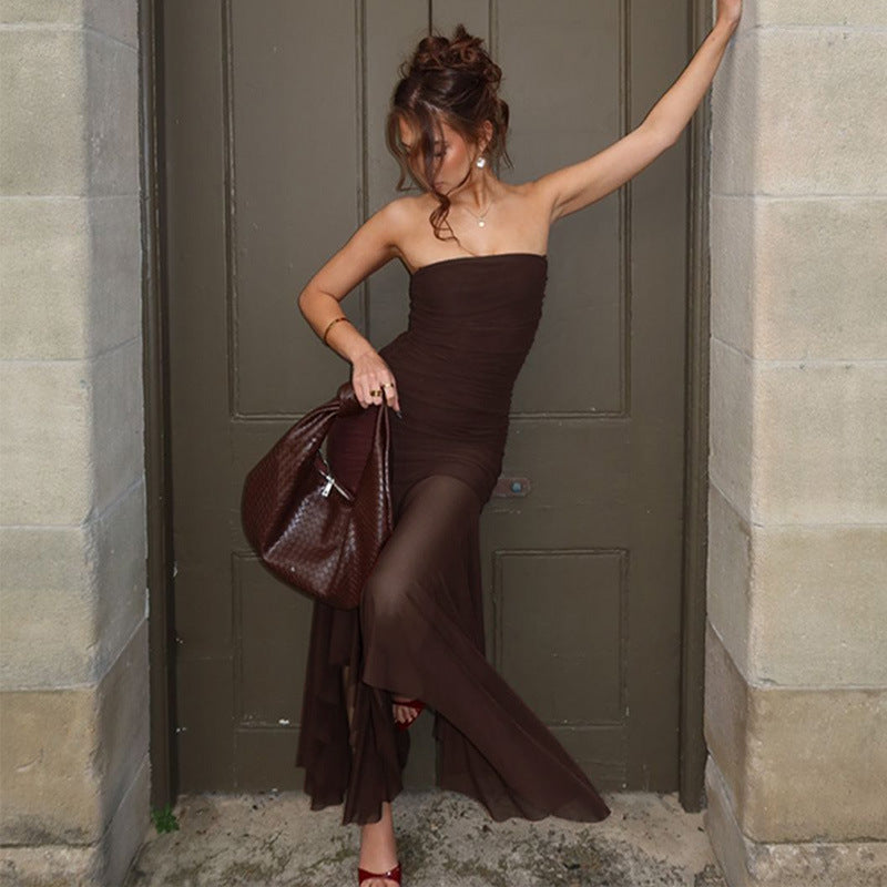 Robe des Profondeurs – Longue Bustier en Tulle Drapé