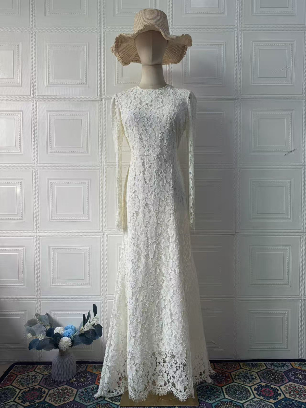 Robe Longue en Dentelle Ivoire – Élégance Gothique Romantique
