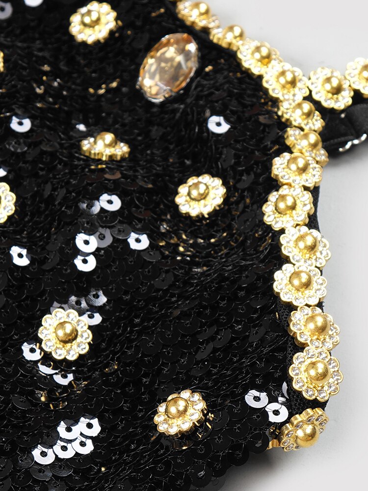 Robe de soirée noire à sequins & ornements dorés – Élégance nocturne
