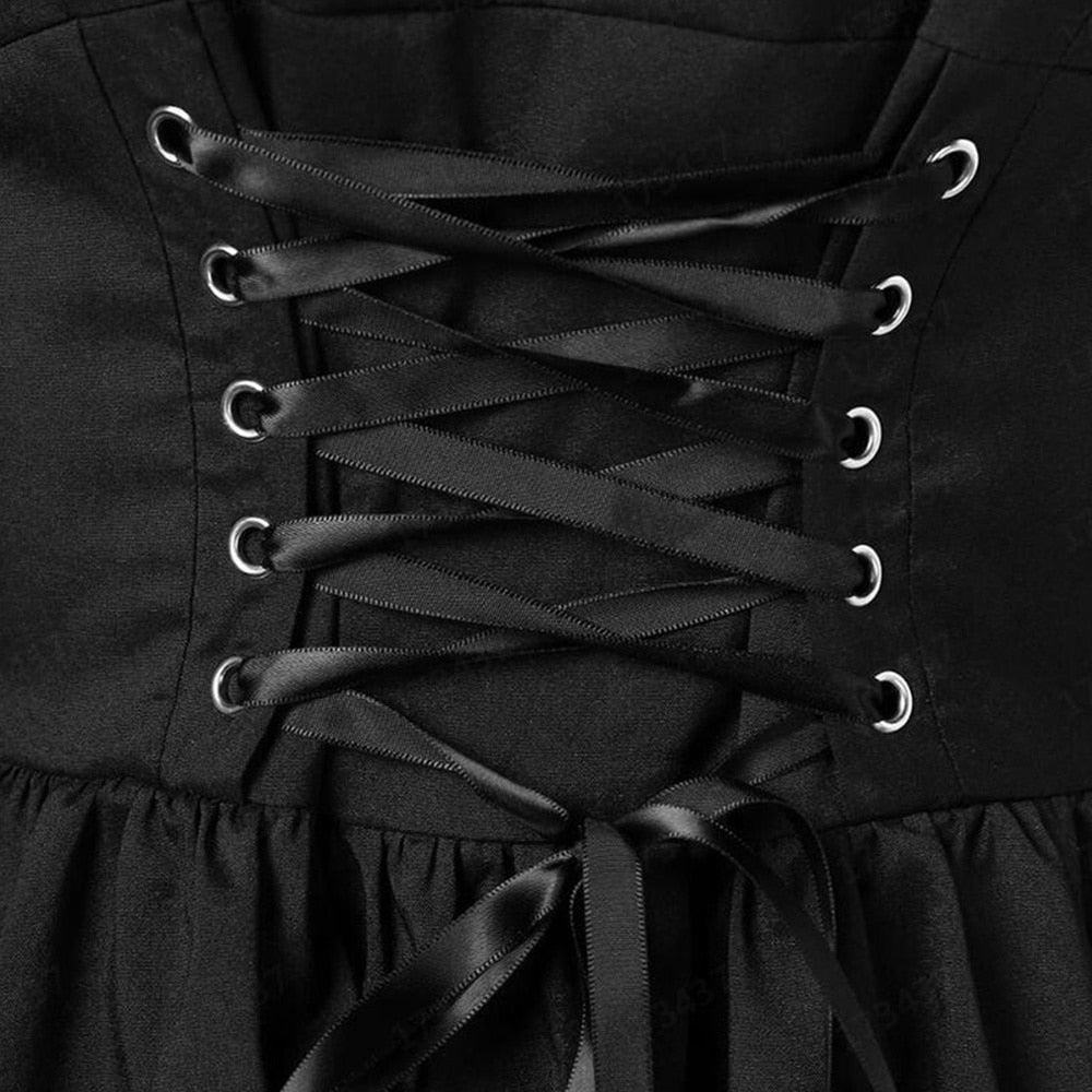 La Veuve de Minuit — Robe Gothique Noire à Corset & Dentelle