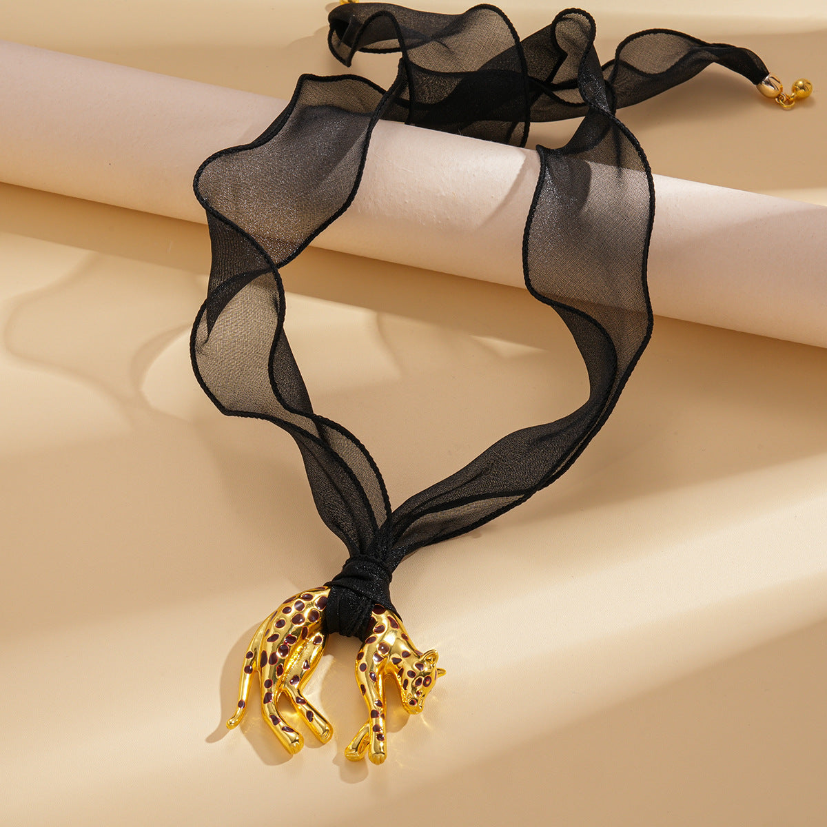 Le Fauve du Chapiteau — Collier Léopard Doré