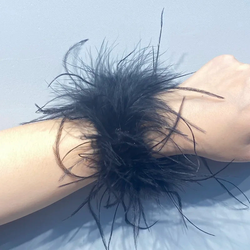 Manchette de Plumes – Nuit de Cabaret