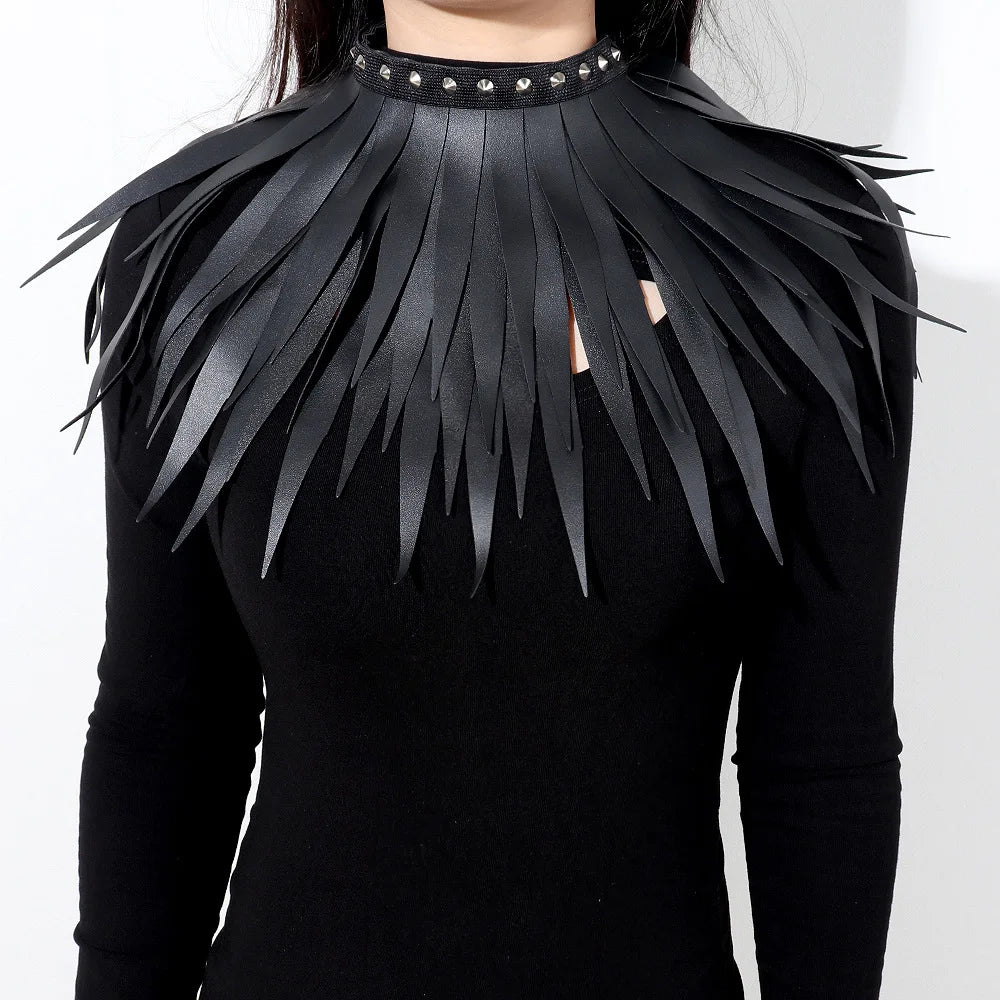 Les Ailes de l’Exil — Collier Gothique à Franges Noires