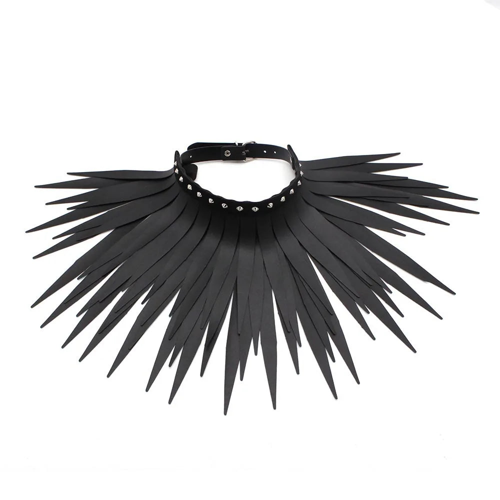 Les Ailes de l’Exil — Collier Gothique à Franges Noires