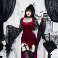 Robe Vampire Écarlate – Velours Rouge & Dentelle Noire
