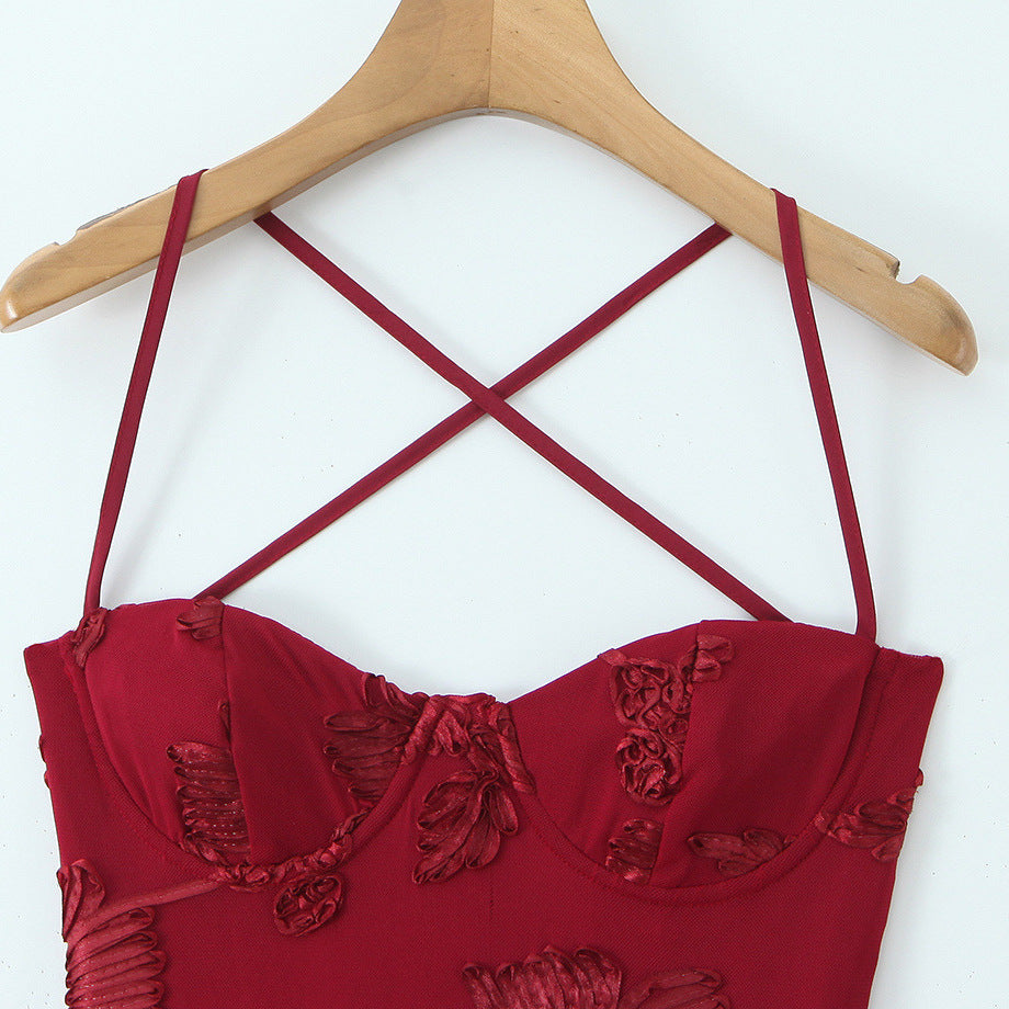 Robe Écarlate de la Nuit – Dentelle Gothique Corsetée