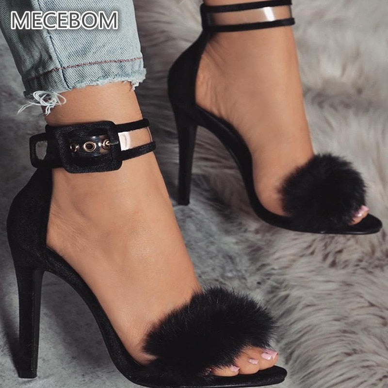Escarpins Nocturne à Fourrure – Talons Aiguilles & Brides