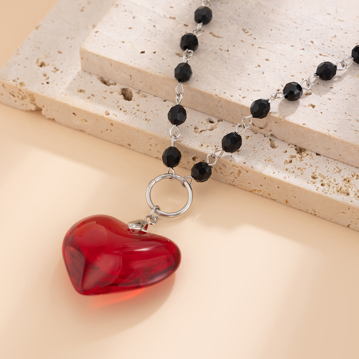 Cœur de la Mariée Maudite — Collier Gothique Rouge