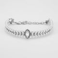 Le Collier du Petit Marquis — Bijou Blanc Scintillant