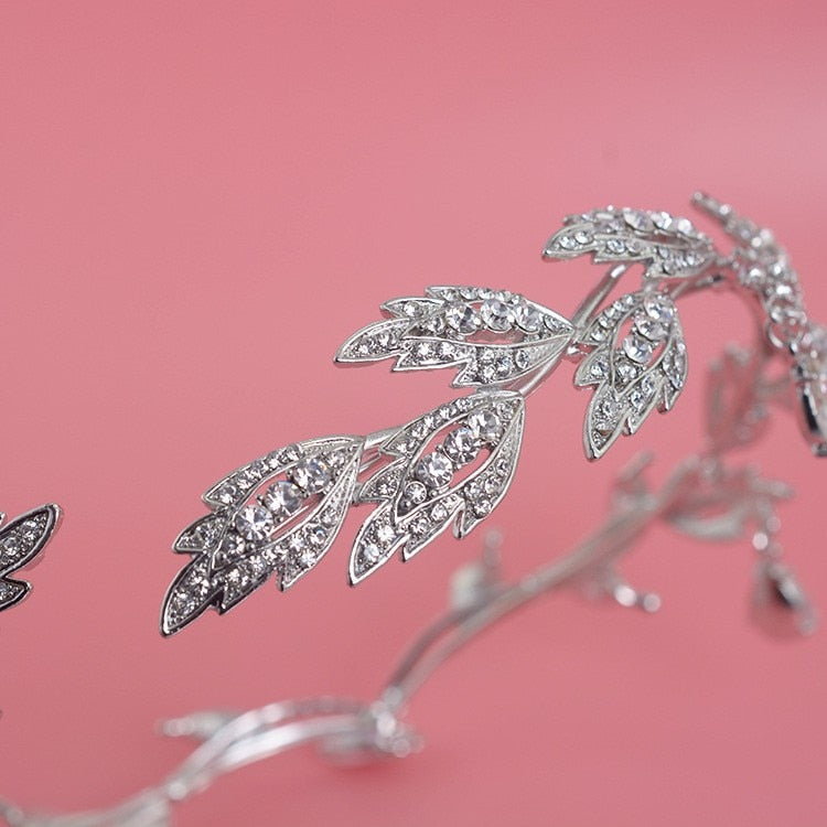 Diadème de la Mariée Éthérée – Feuillage Cristallin & Gouttes