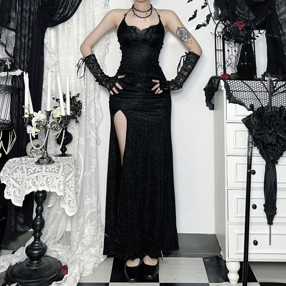 :
Robe Nocturne du Cabaret – Cirque des Ombres