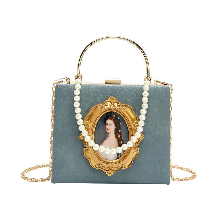 Minaudière Camée Héritage – Perles & Portrait Baroque
