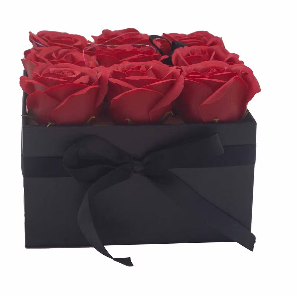 Roses de la Nuit Éternelle — Coffret de 9 Roses de Savon