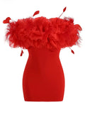Robe Écarlate du Boudoir – Plumes & Pétales