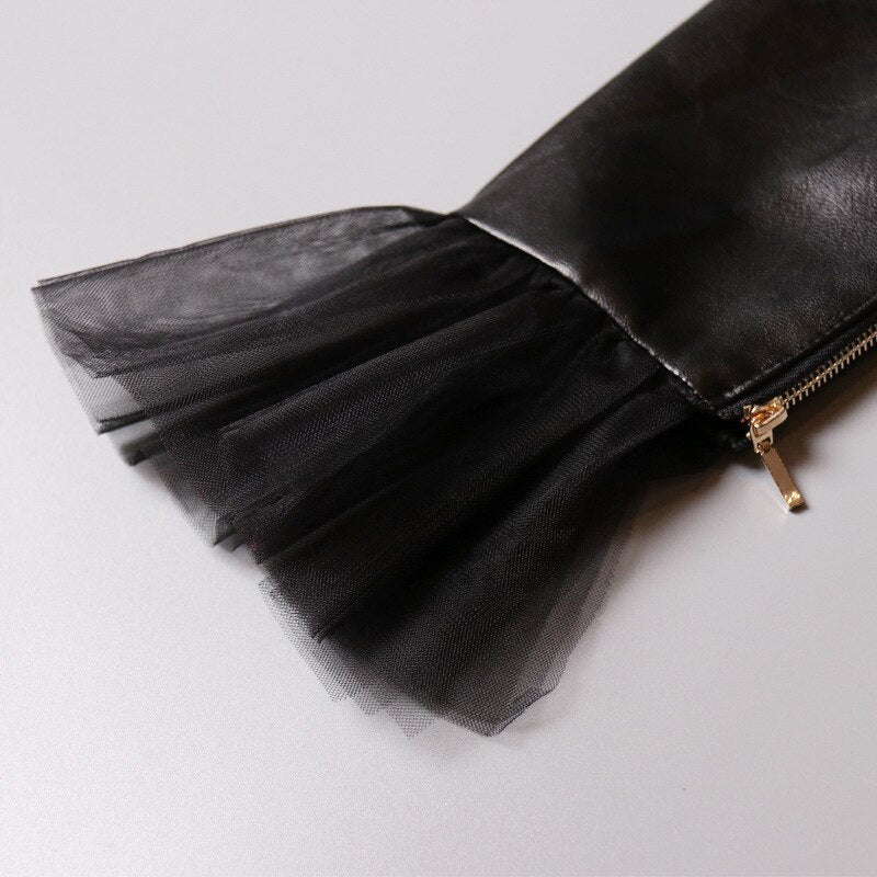 Veste Victorienne Noire en Similicuir – Manches Bouffantes & Nœud